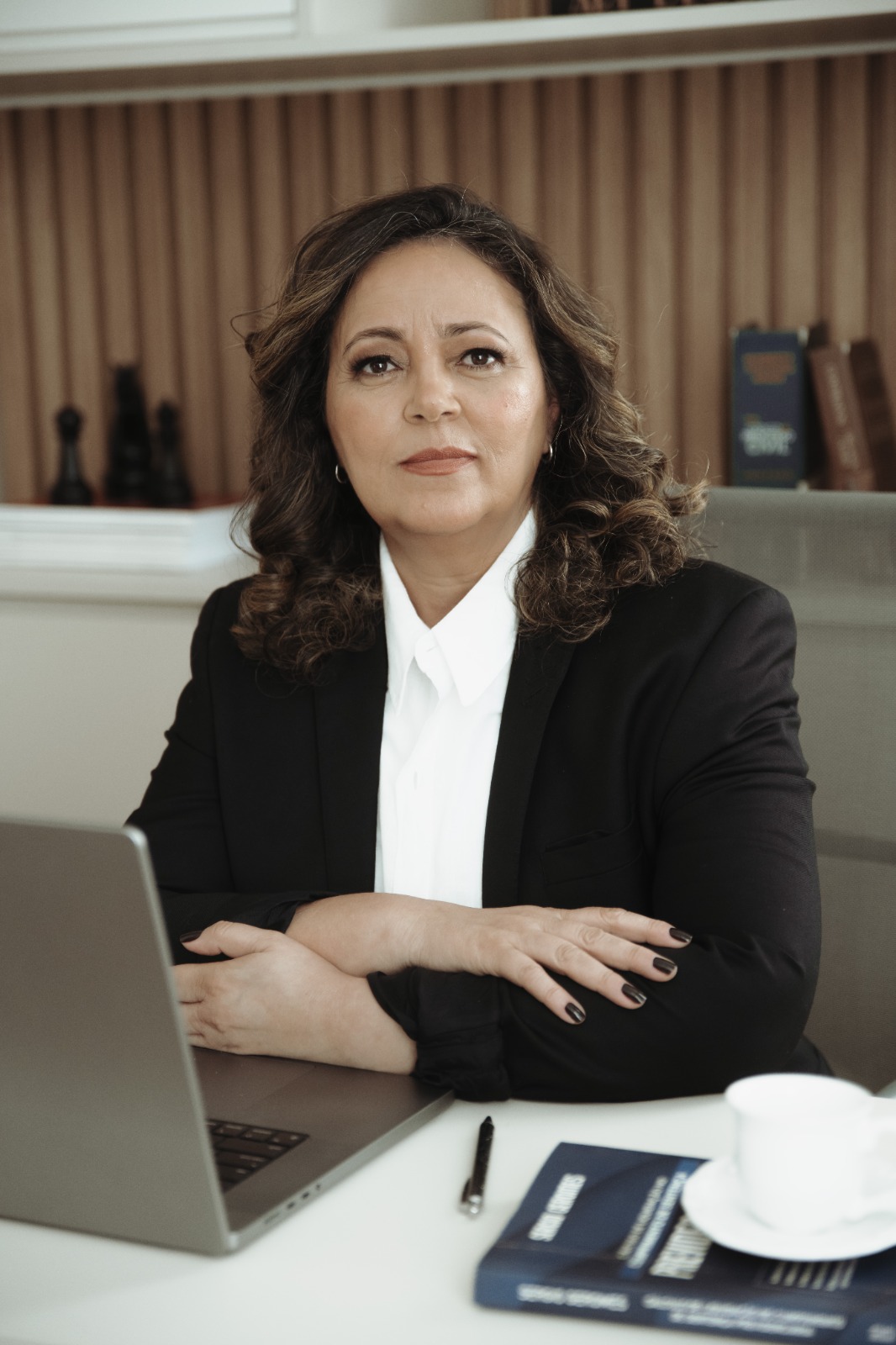 Dra. Maria Aparecida Almeida - Advogada especialista em Usucapião